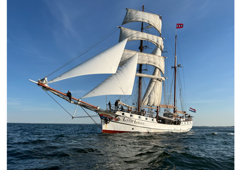 Hanse Sail Flair auf Dreimaster Loth Lorien