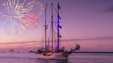 Feuerwerksfahrt zu Hanse Sail 2025 - Loth Lorien
